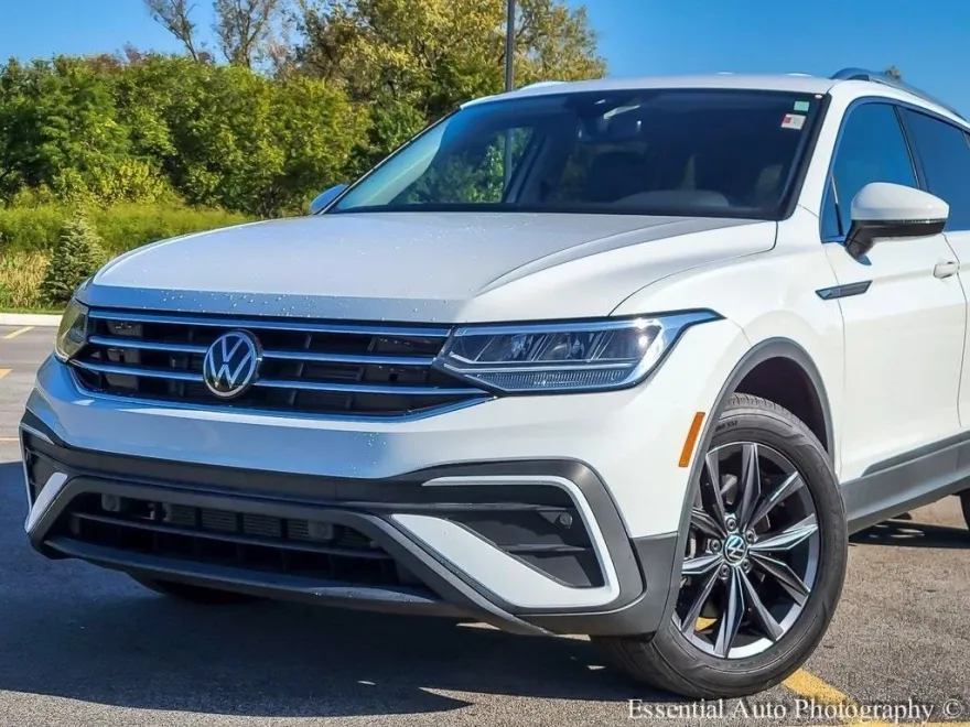 2022 Volkswagen Tiguan SE photo 1