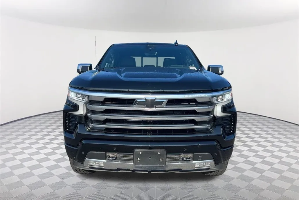2024 Chevrolet Silverado 1500 High Country photo 1