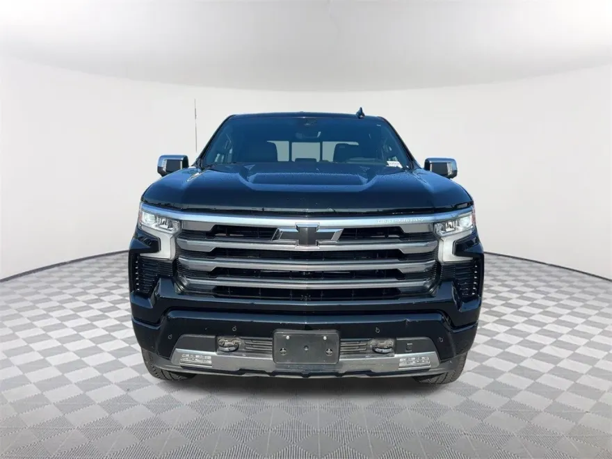 2024 Chevrolet Silverado 1500 High Country photo 1