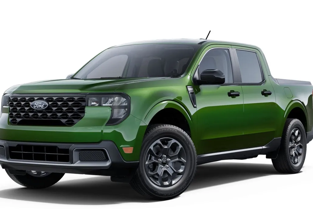 2025 Ford Maverick XLT photo 1