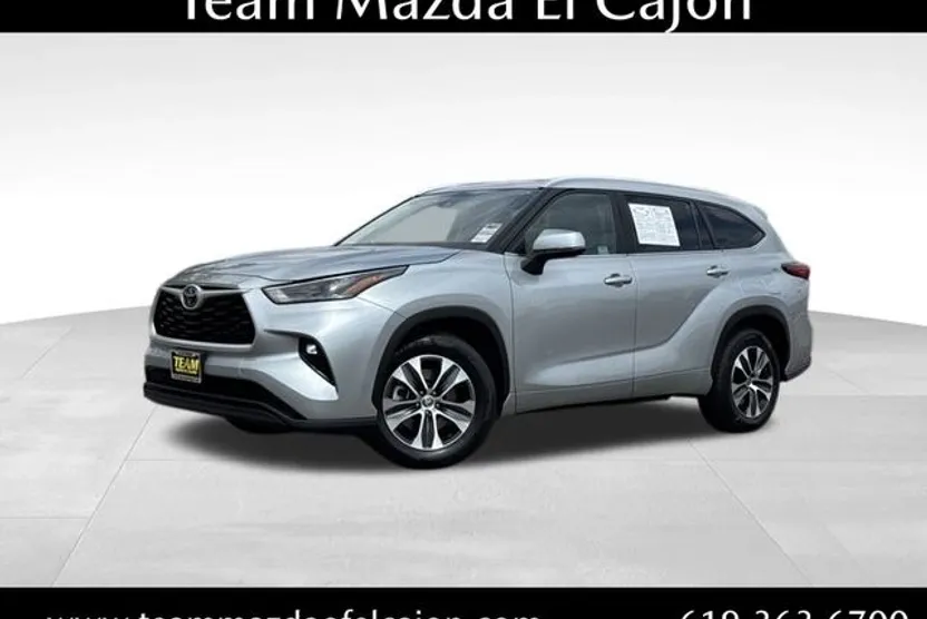 2023 Toyota Highlander XLE photo 1