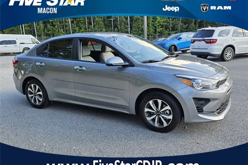 2022 Kia Rio S photo 1