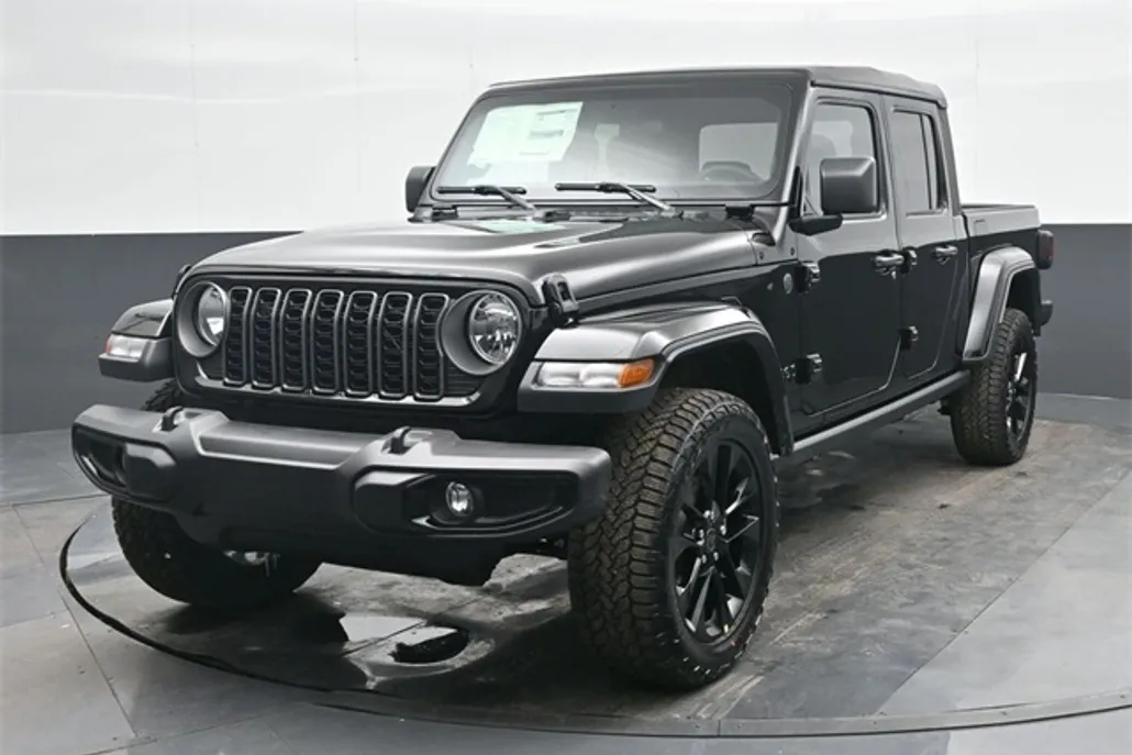 2025 Jeep Gladiator photo 1