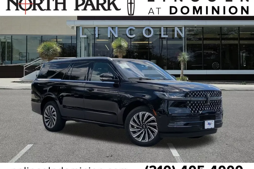 2025 Lincoln Navigator Black Label photo 1