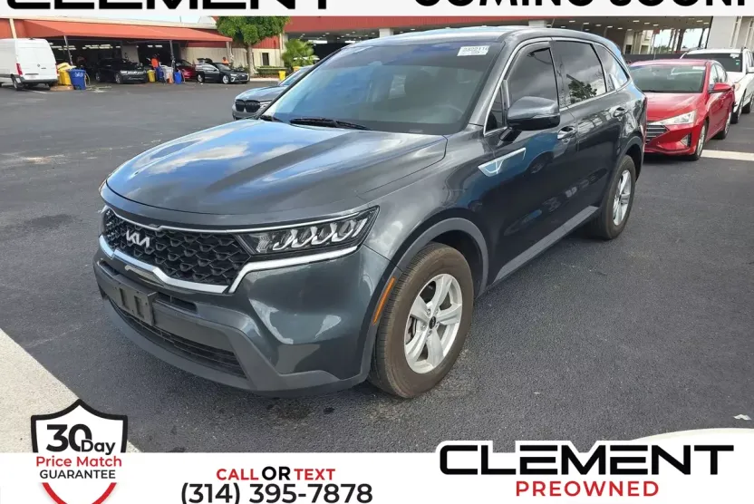 2022 Kia Sorento LX photo 1