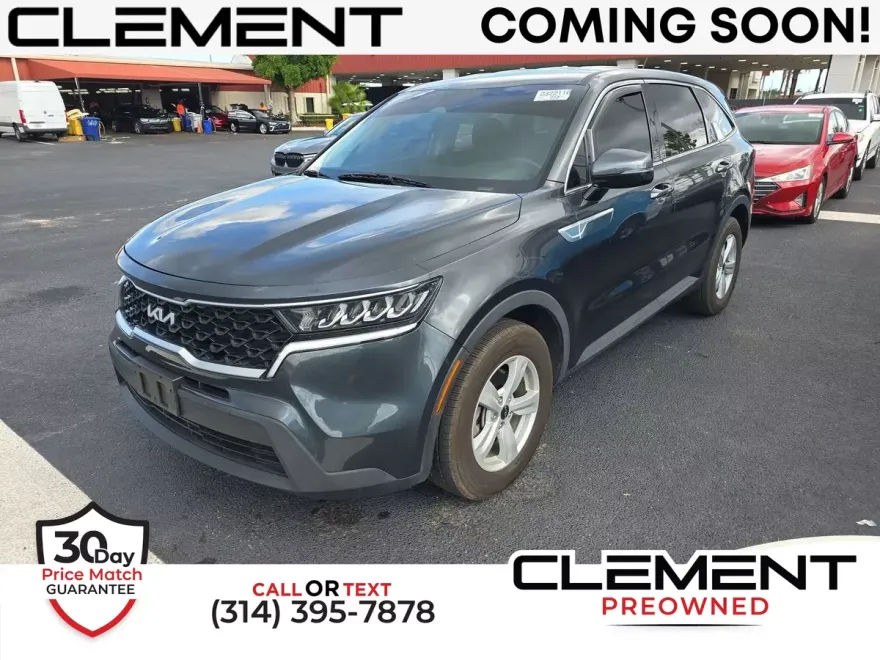 2022 Kia Sorento LX photo 1