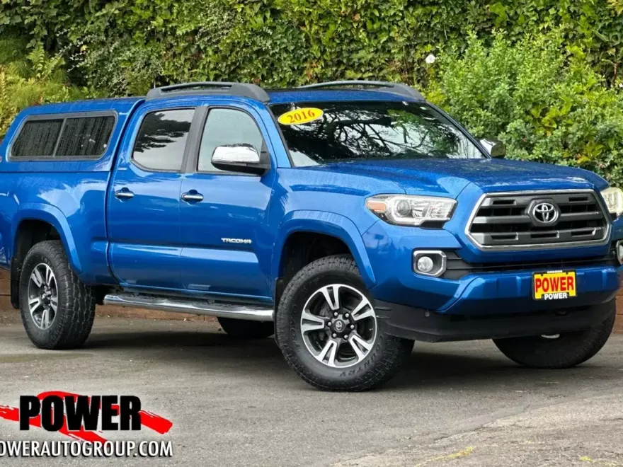 2016 Toyota Tacoma Limited V6 photo 1
