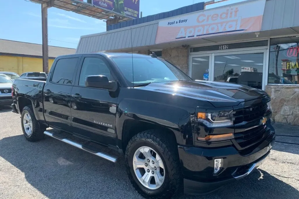 2017 Chevrolet Silverado 1500 photo 1