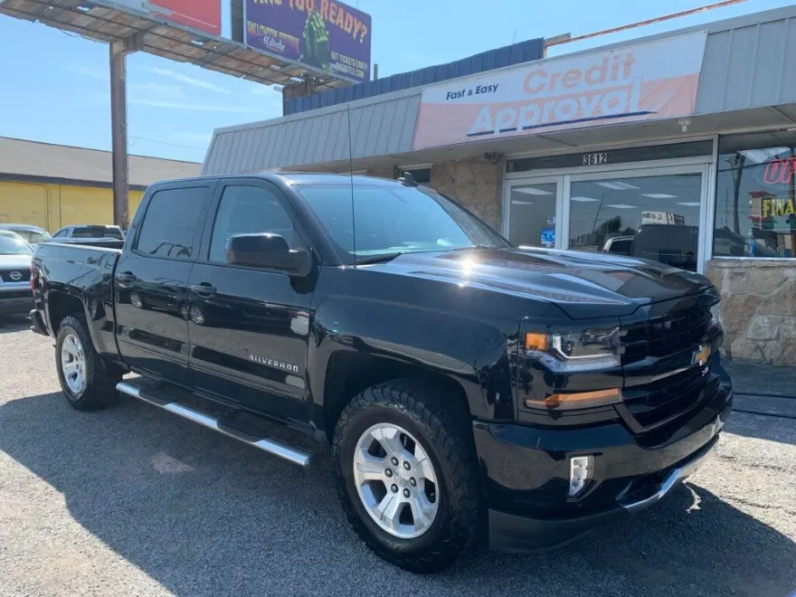 2017 Chevrolet Silverado 1500 photo 1