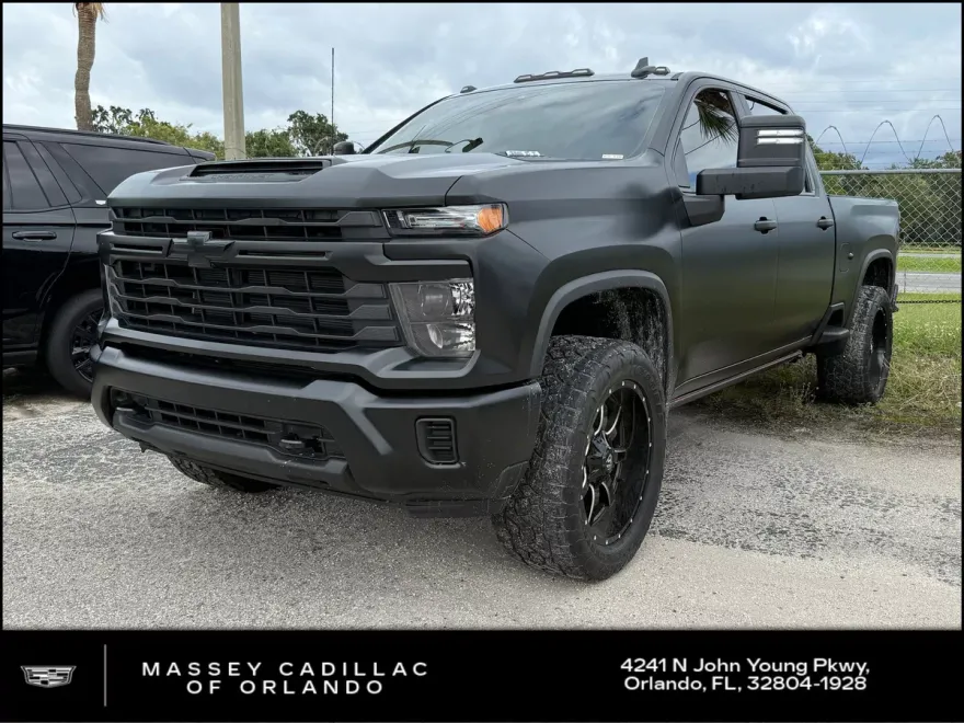 2025 Chevrolet Silverado 2500HD Custom photo 1