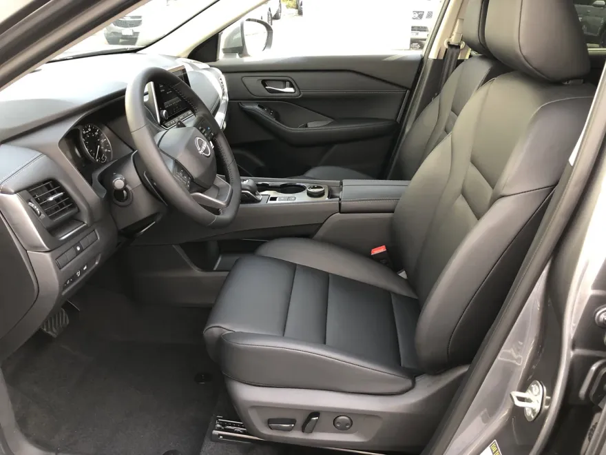 2026 Nissan Rogue SV photo 1