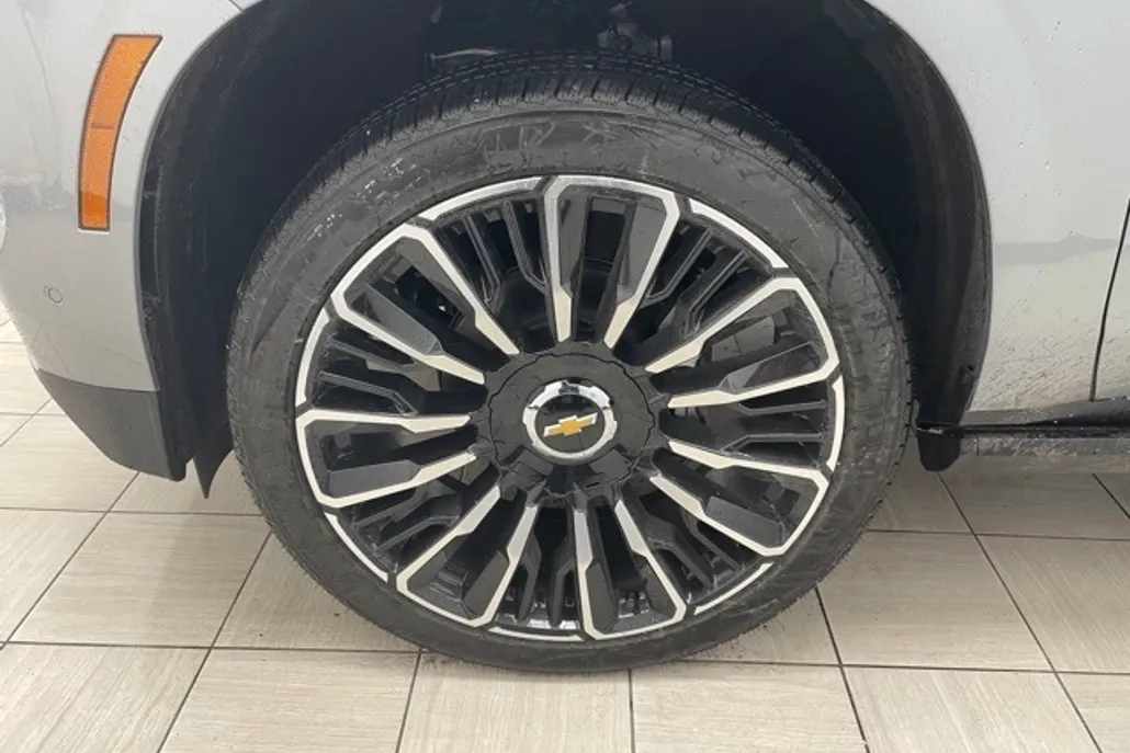 2026 Chevrolet Tahoe High Country photo 1