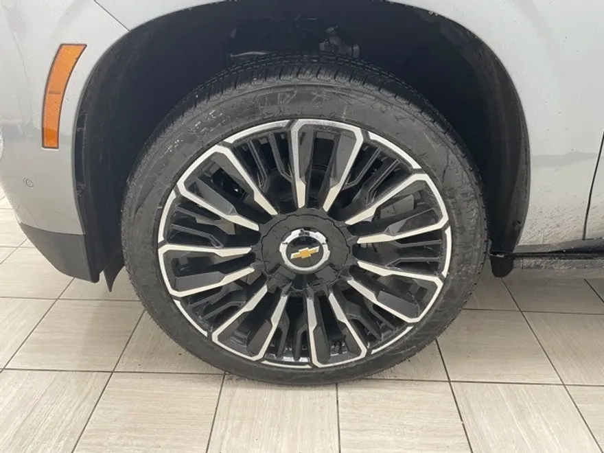 2026 Chevrolet Tahoe High Country photo 1