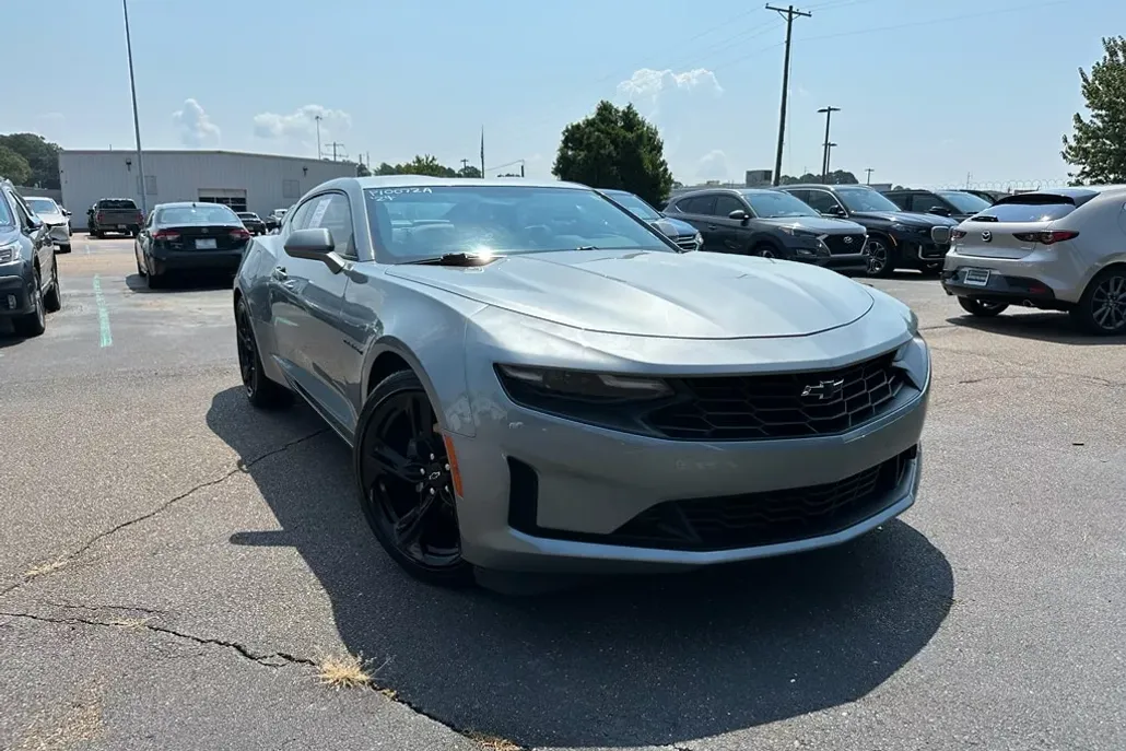 2024 Chevrolet Camaro 2LT photo 1