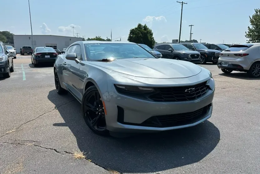 2024 Chevrolet Camaro 2LT photo 1
