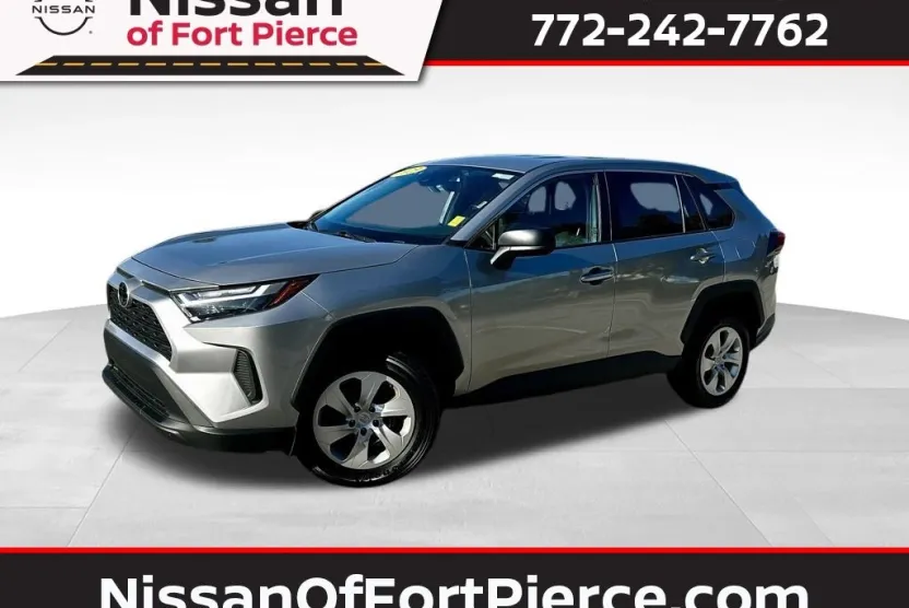 2023 Toyota RAV4 LE photo 1