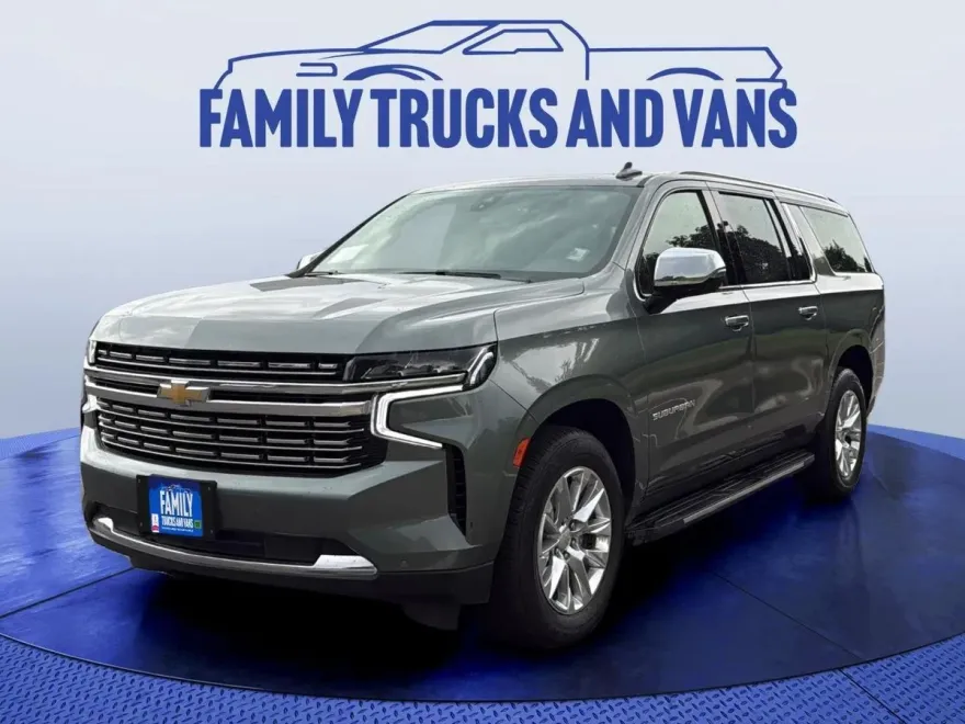2023 Chevrolet Suburban Premier photo 1