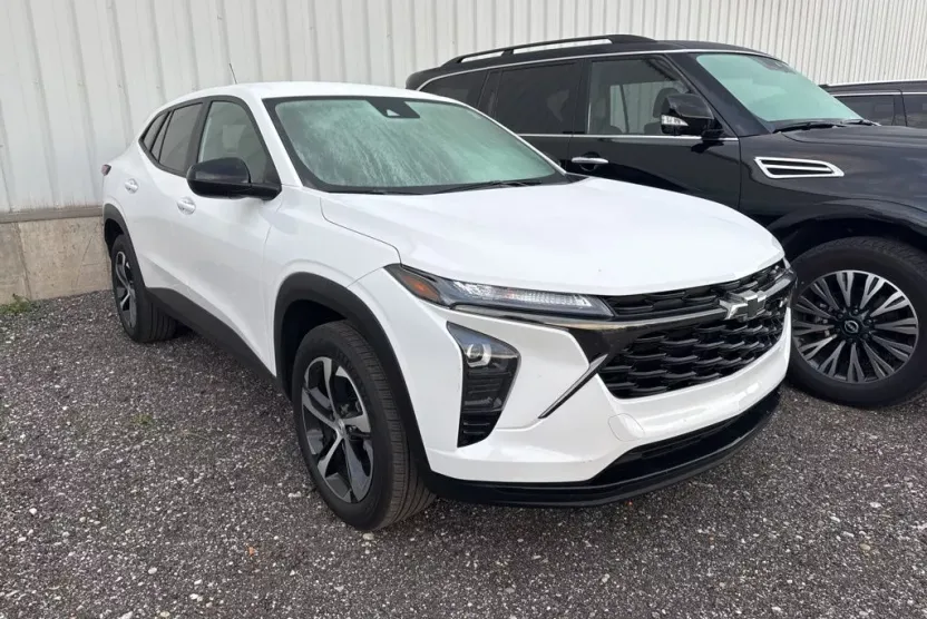 2024 Chevrolet Trax photo 1