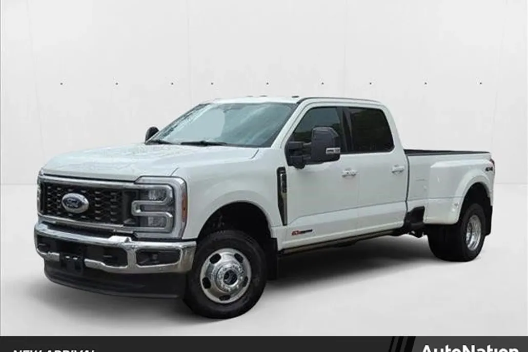 2025 Ford F-350 Lariat photo 1