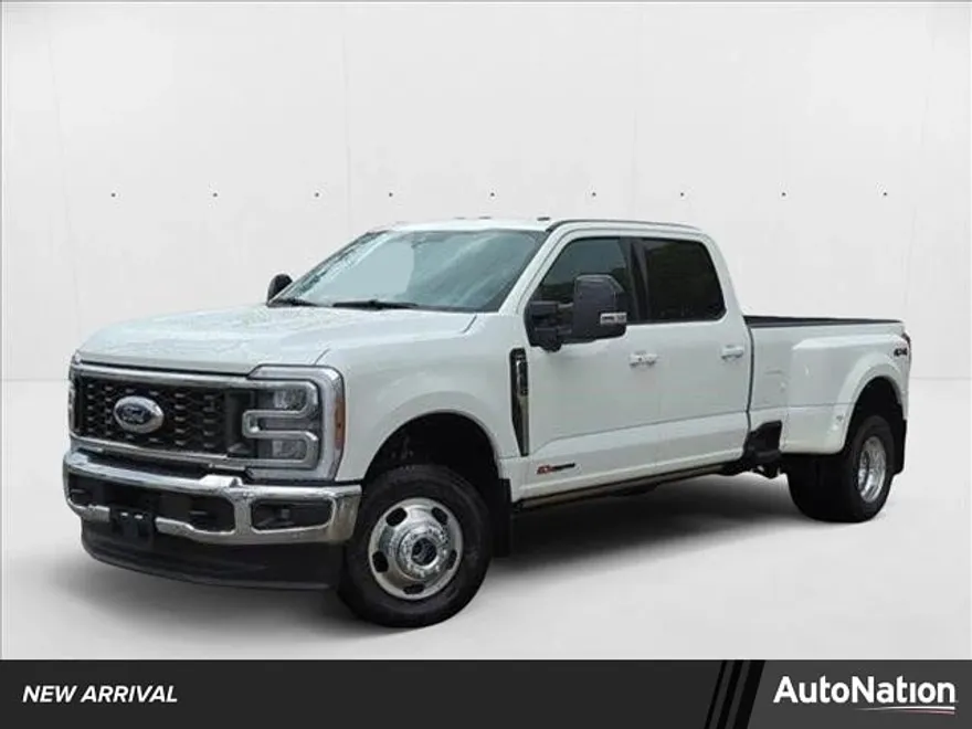 2025 Ford F-350 Lariat photo 1