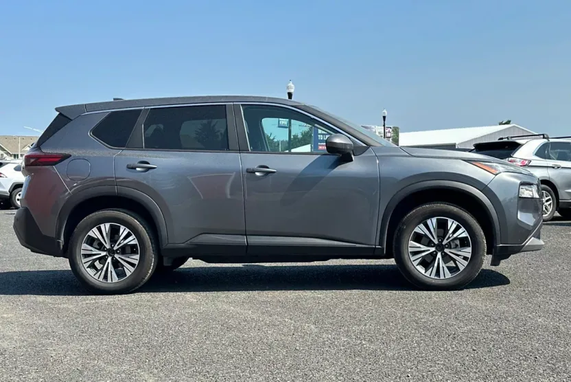 2023 Nissan Rogue SV photo 1