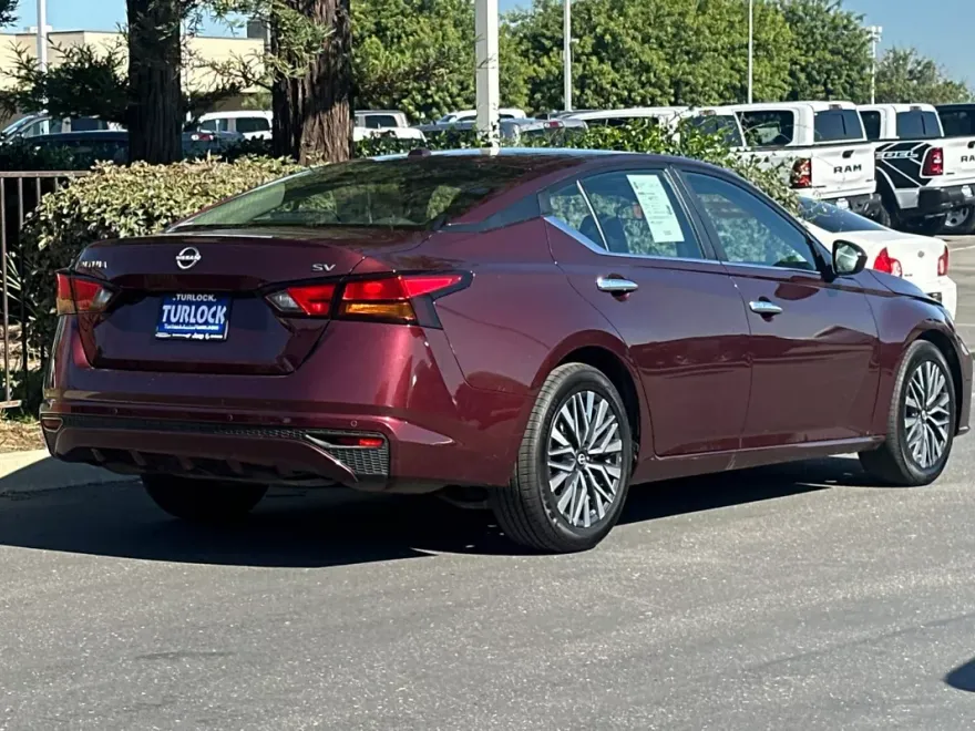 2023 Nissan Altima 2.5 SV photo 1