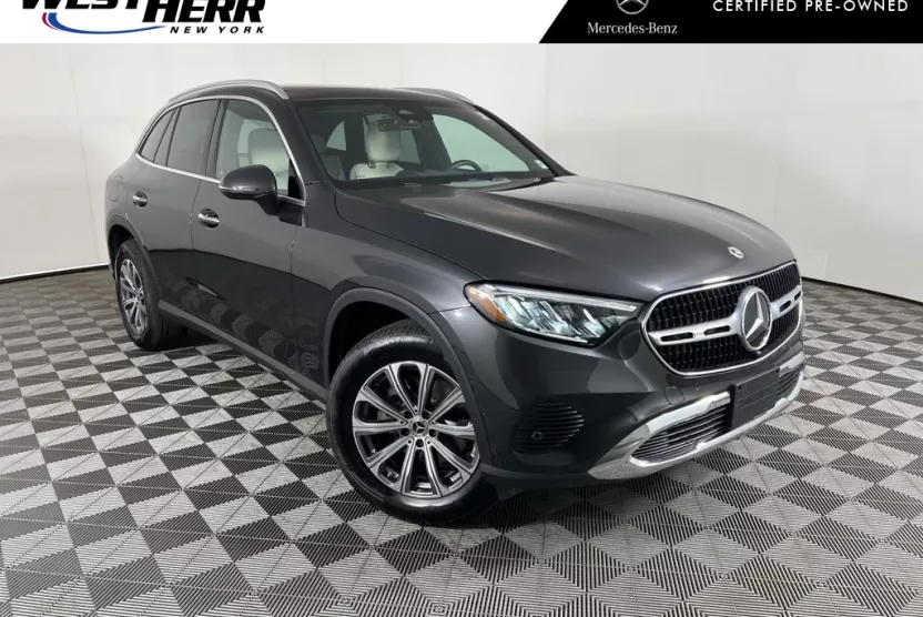 2025 Mercedes Benz GLC 300 4MATIC photo 1