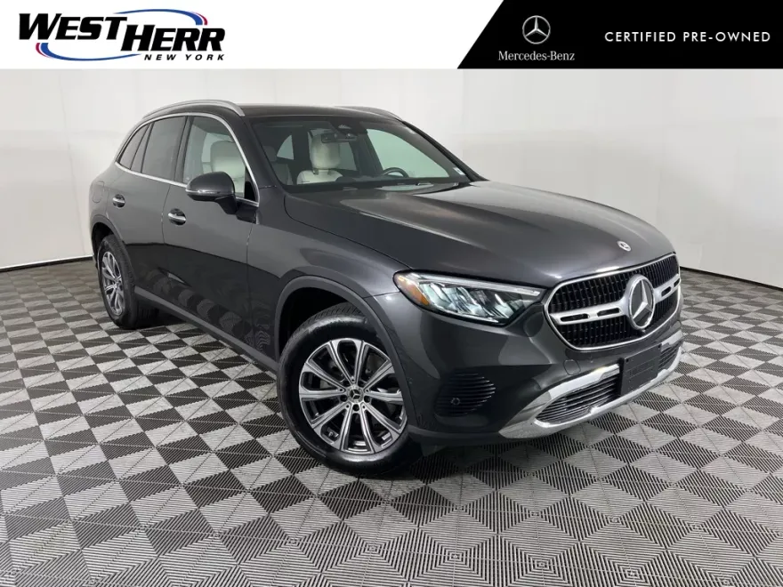 2025 Mercedes Benz GLC 300 4MATIC photo 1