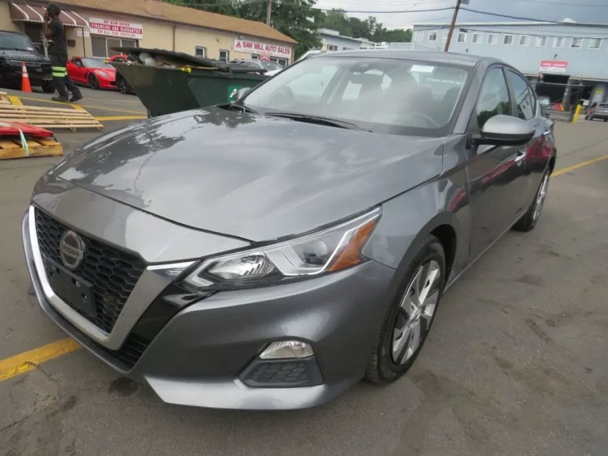 2021 Nissan Altima 2.5 photo 1
