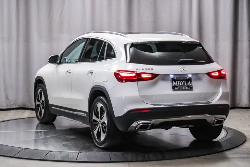 2025 Mercedes Benz GLA 250 photo 1