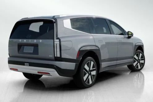 2026 Hyundai Ioniq SEL photo 3