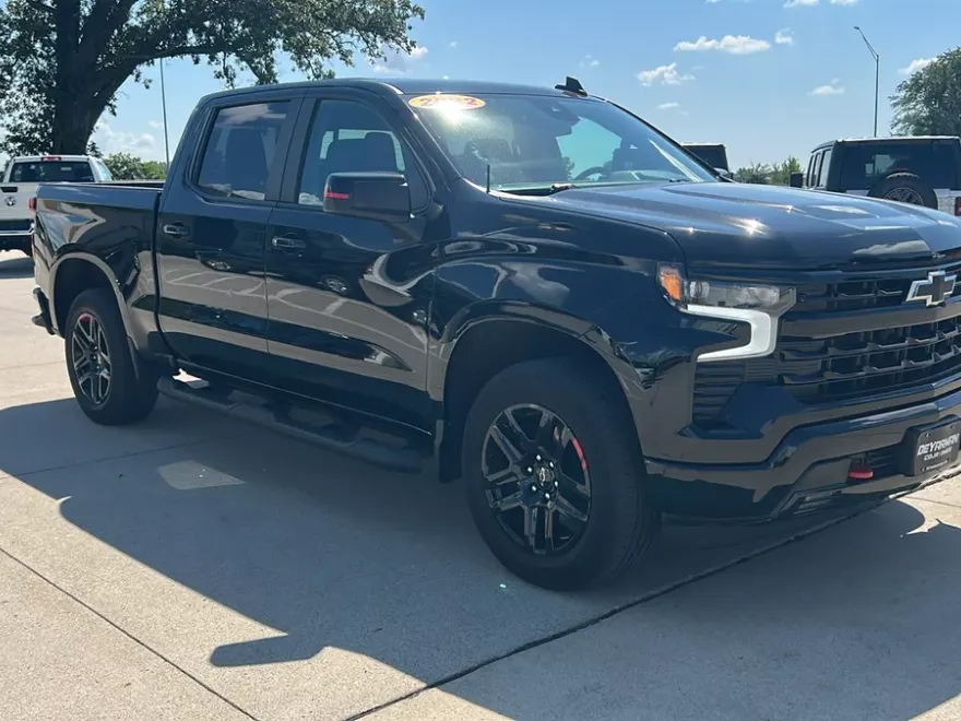 2022 Chevrolet Silverado 1500 RST photo 1