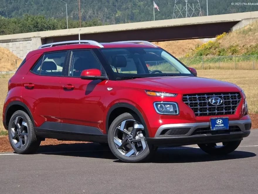 2025 Hyundai Venue SEL photo 1