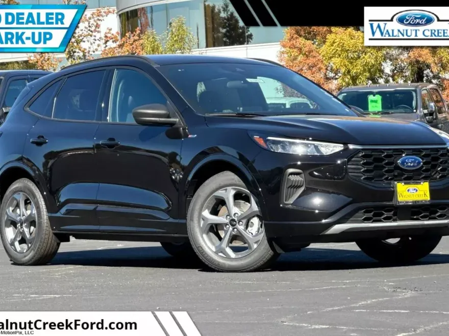 2024 Ford Escape ST-Line photo 1