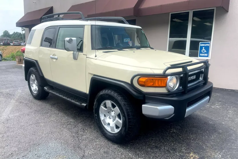 2008 Toyota FJ Cruiser Base photo 1