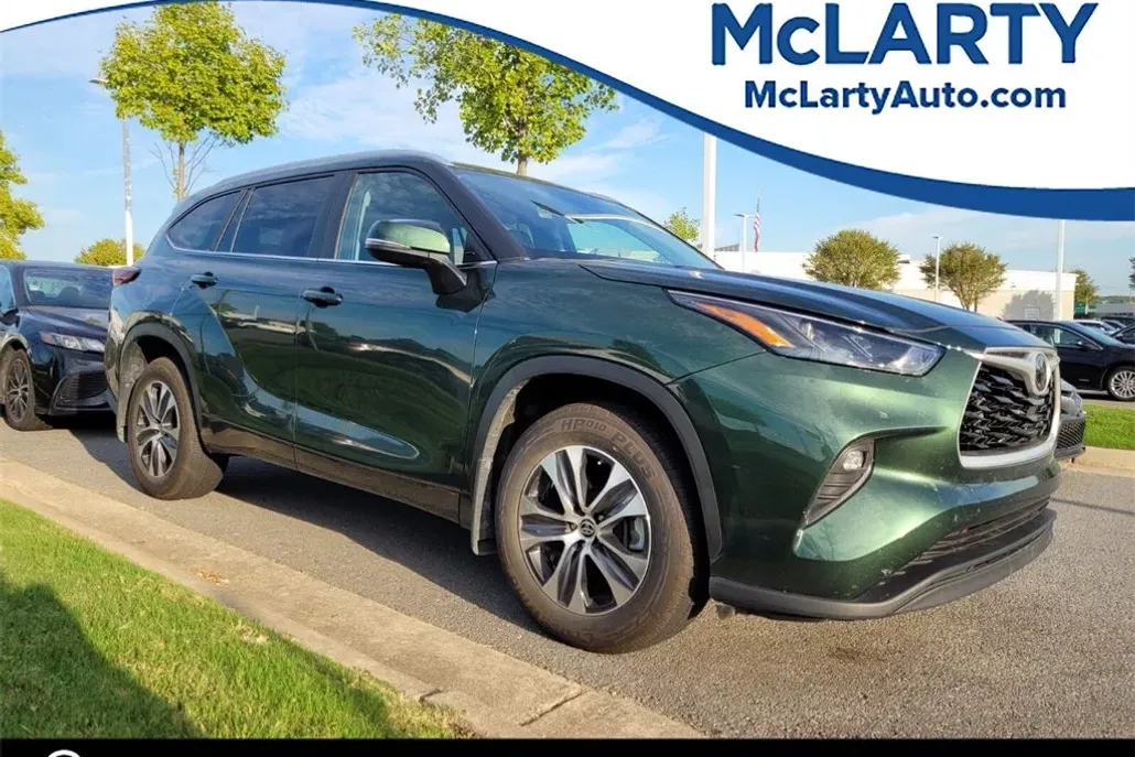2024 Toyota Highlander XLE photo 1