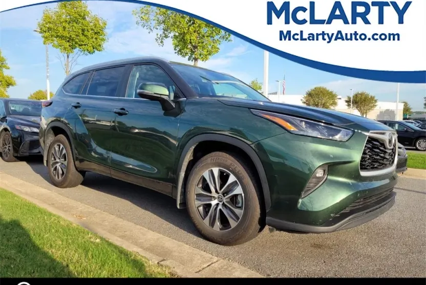 2024 Toyota Highlander XLE photo 1