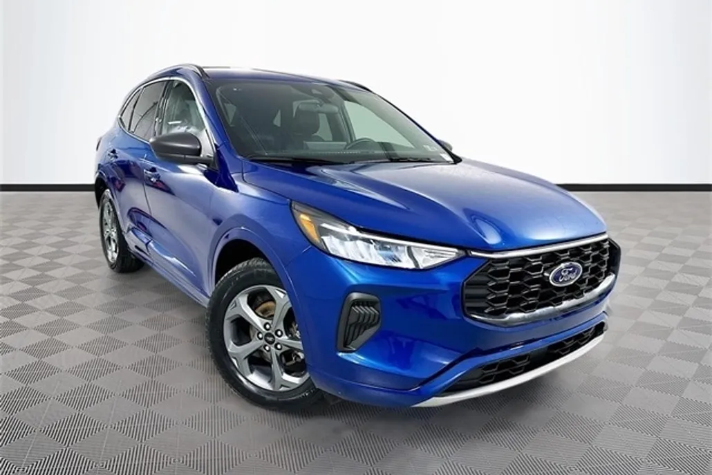 2023 Ford Escape ST-Line photo 1