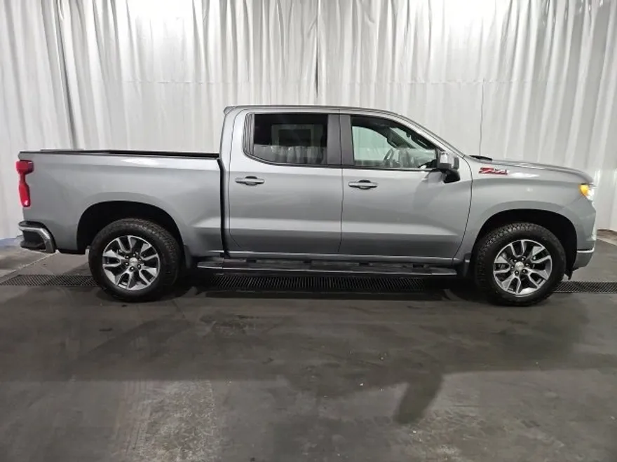 2026 Chevrolet Silverado 1500 LT photo 1