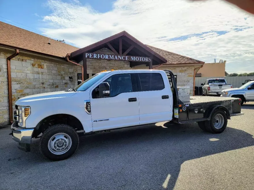 2019 Ford F-350 XLT photo 1
