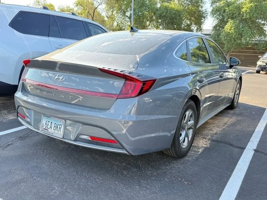 2021 Hyundai Sonata SE photo 1