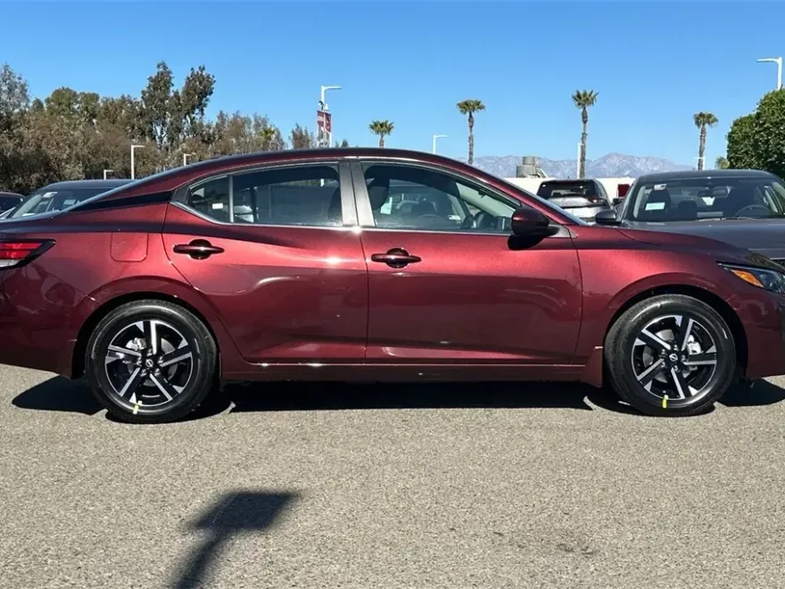 2025 Nissan Sentra SV photo 1