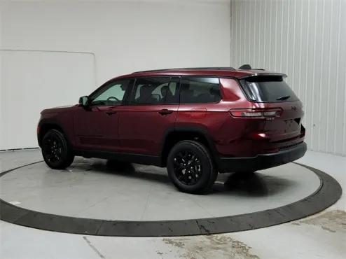 2025 Jeep Grand Cherokee Altitude X photo 4