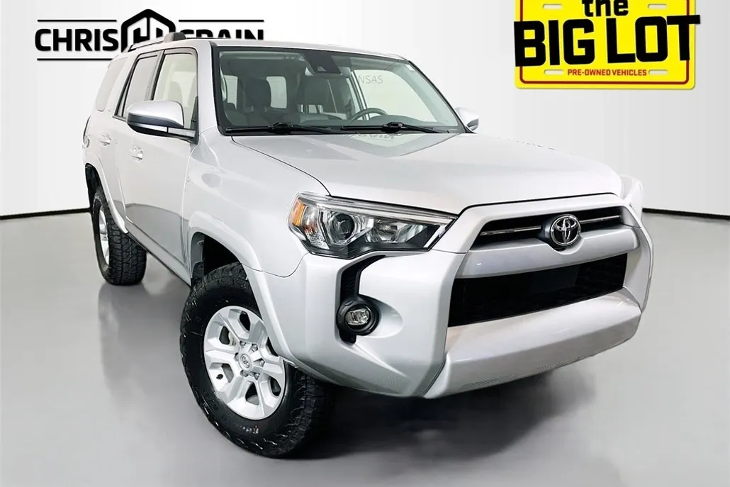 2023 Toyota 4Runner SR5 photo 1