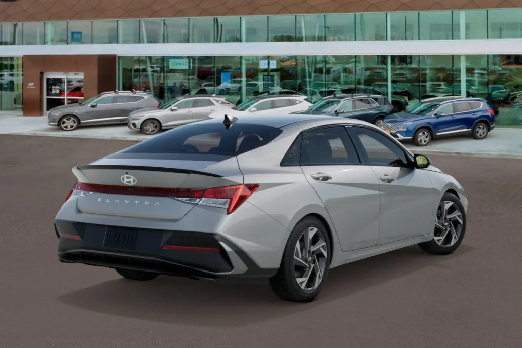 2025 Hyundai Elantra SEL Sport photo 1