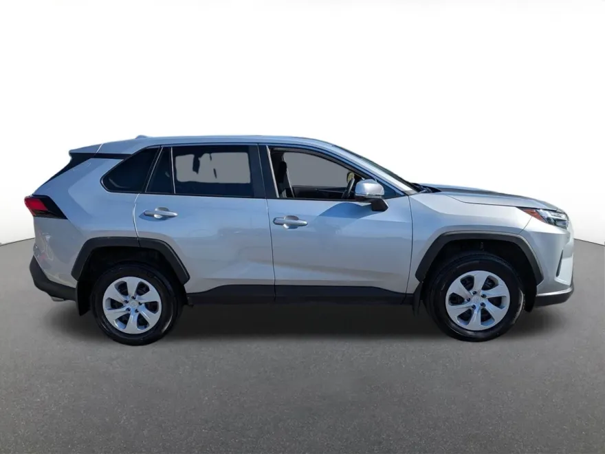 2025 Toyota RAV4 LE photo 1
