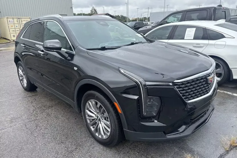 2024 Cadillac XT4 Premium Luxury photo 1