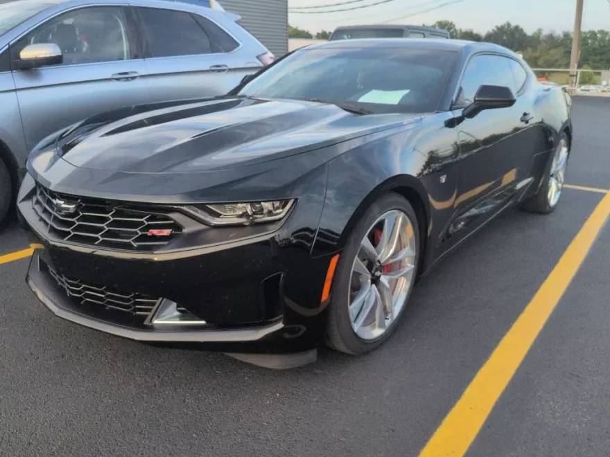 2022 Chevrolet Camaro 1LT photo 1