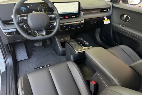 2025 Hyundai Ioniq 5 SEL photo 2