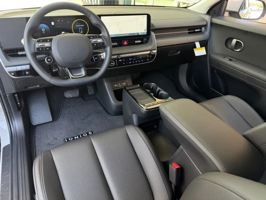 2025 Hyundai Ioniq 5 SEL photo 2